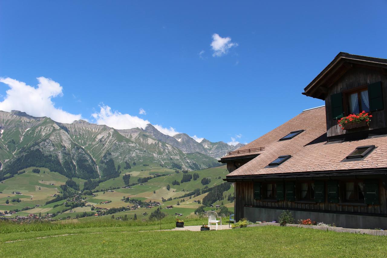 Les Mourriaux Apartamento Chateau-d'Oex Exterior foto
